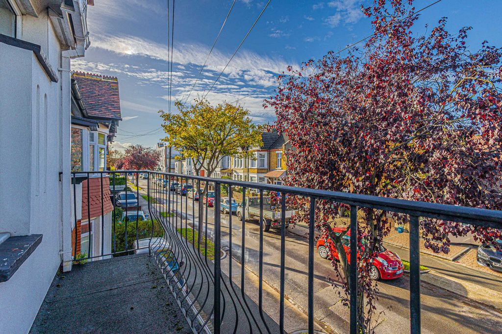 Additional image 35 of 3 bed detached house for saleFernleigh Drive, Leigh-On-Sea SS9