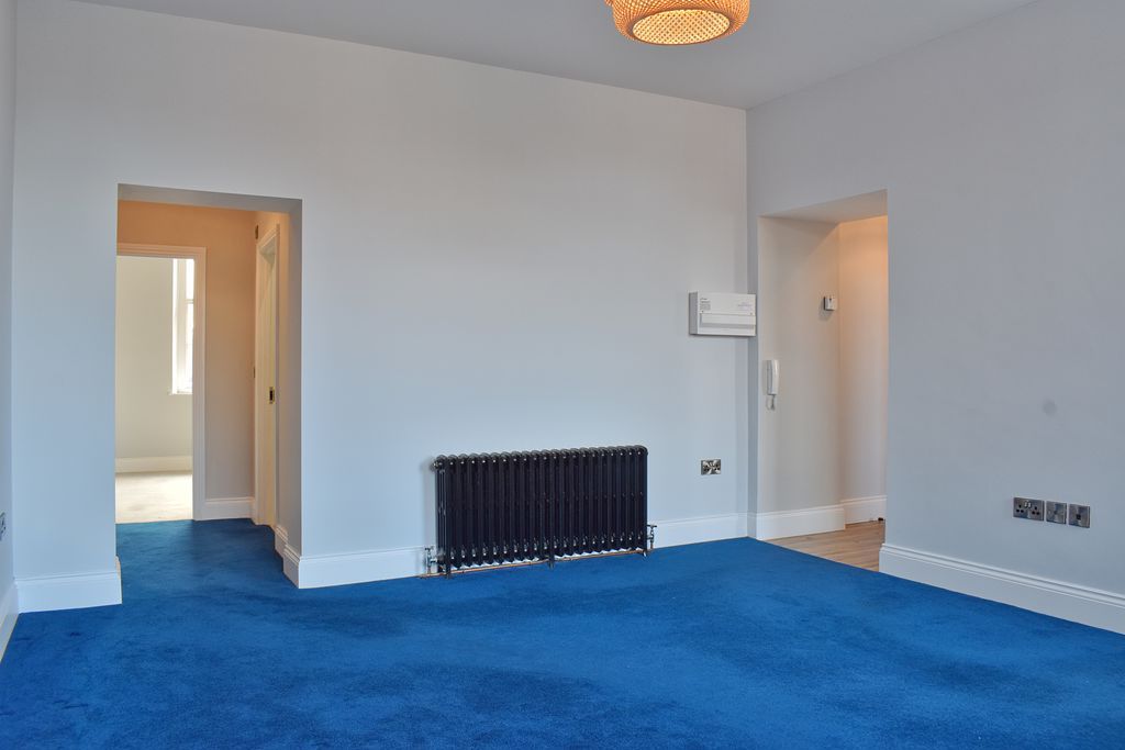 Additional image 6 of 2 bed flat for saleBalderton Gate, Newark NG24