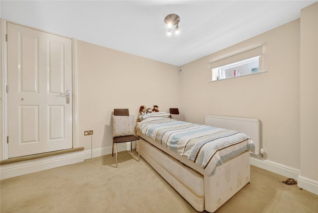Additional image 15 of 3 bed flat for saleFlat 2, Park Crescent, Roundhay, Leeds LS8