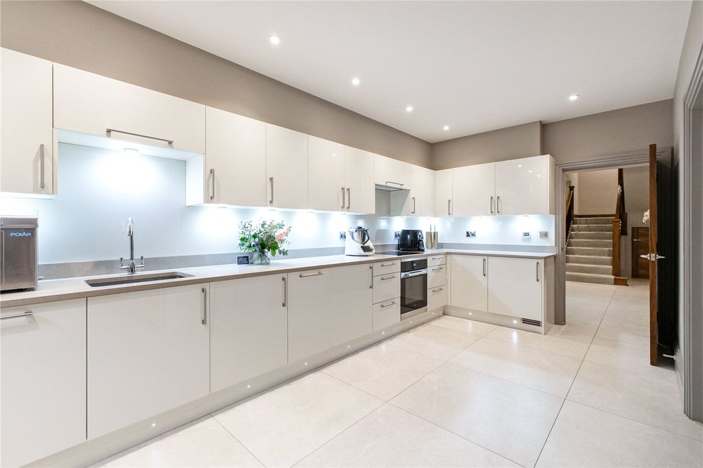 Additional image 6 of 5 bed detached house for saleHenley Road, Marlow, Buckinghamshire SL7