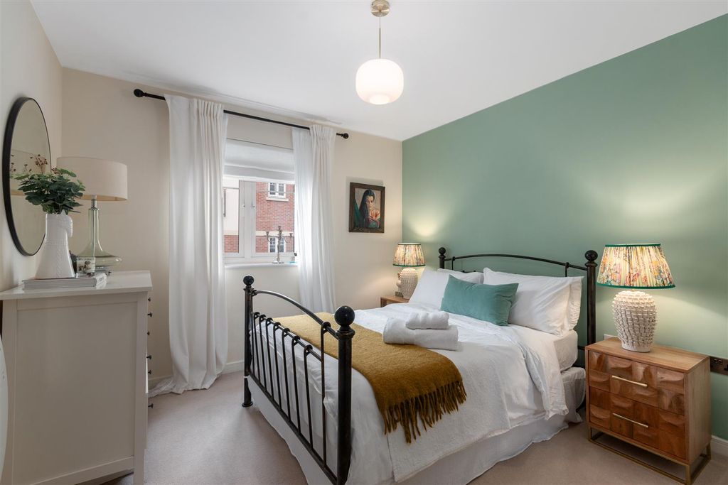 Additional image 4 of 2 bed flat for saleSchoolgate Drive, Morden SM4
