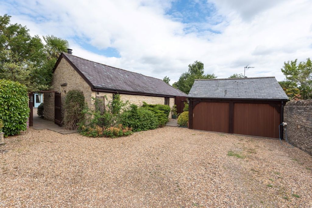 4 bed barn conversion for saleGreyfriars, Cold Brayfield, Olney, Buckinghamshire MK46 photo 4