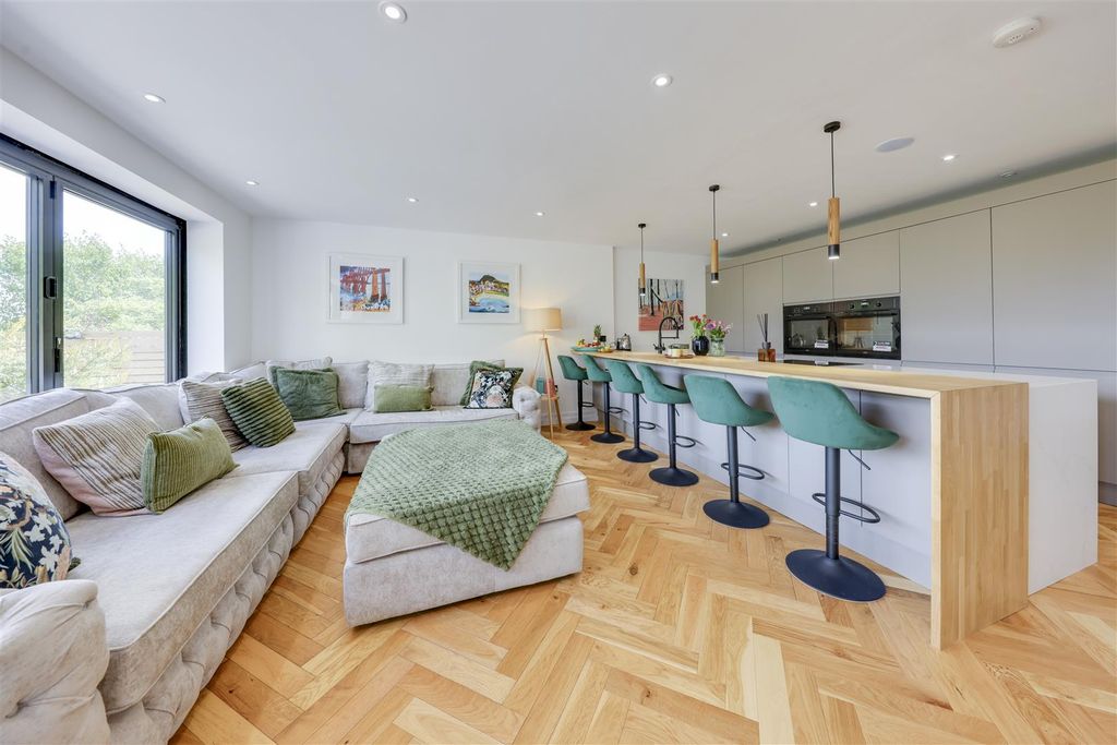 5 bed detached house for saleHealds Green, Chadderton, Oldham OL1