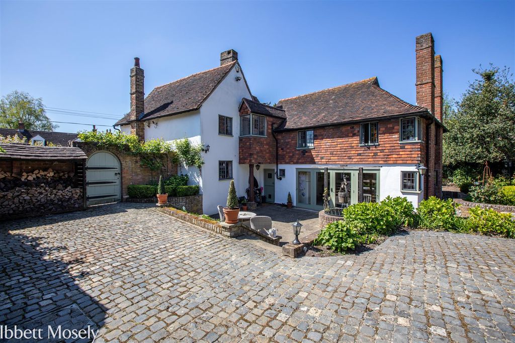 4 bed detached house for saleCrockenhill Road, Orpington BR5