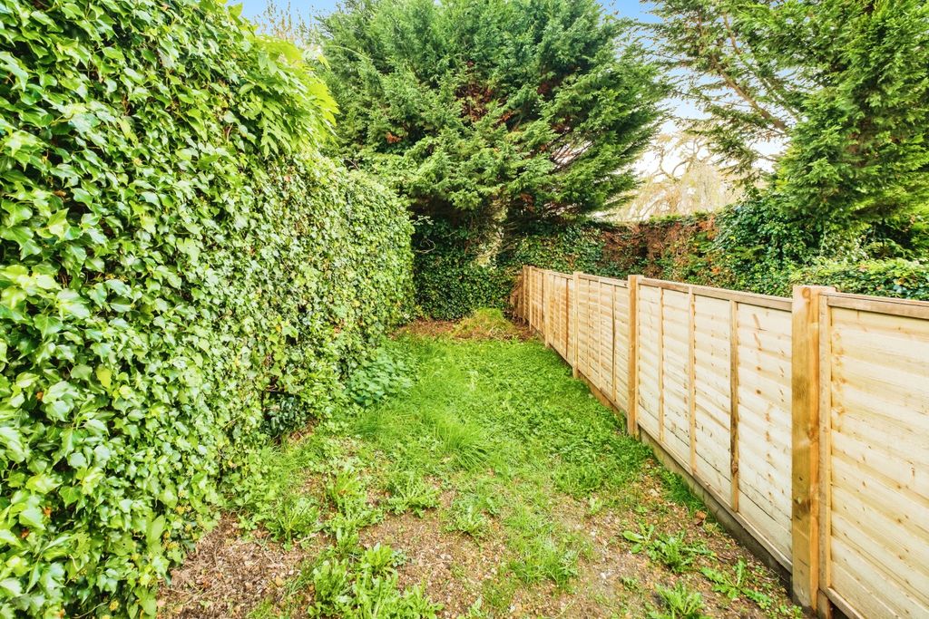 Additional image 2 of 1 bed flat for saleLondon Road, Watersfield, Pulborough, West Sussex RH20