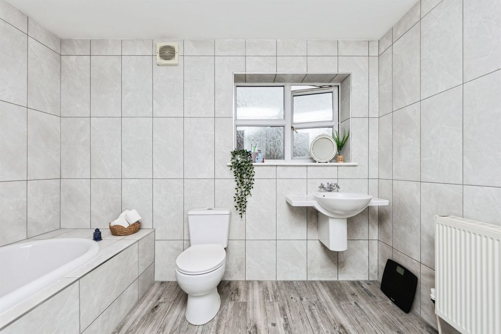 Additional image 17 of 4 bed detached house for saleDarrington Road, Pontefract WF8