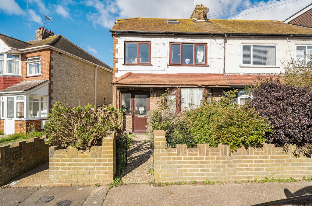 2 bed flat for saleAnnweir Avenue, Lancing, West Sussex BN15