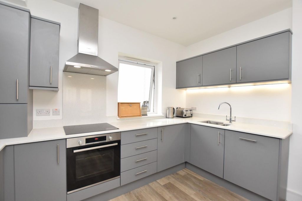 Additional image 6 of 2 bed flat for saleQueens Road, Littlestone TN28