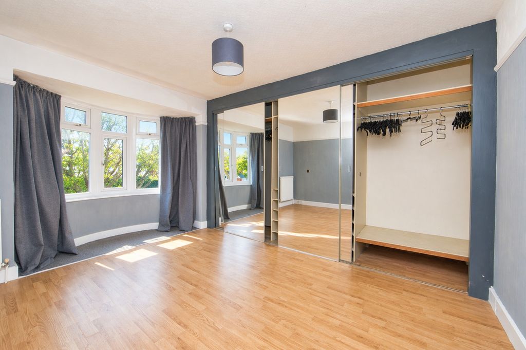 Additional image 10 of 3 bed semi-detached house for saleGeorge V Avenue, Margate, Kent CT9