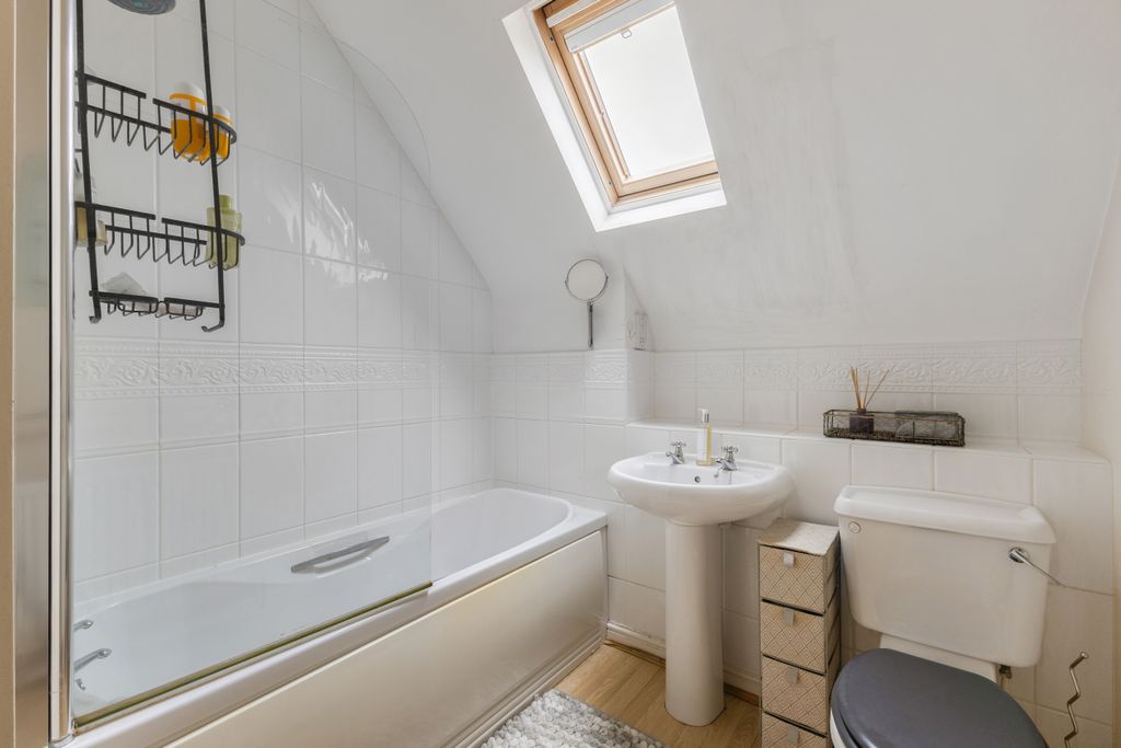 Additional image 16 of 5 bed detached house for saleAdwalton Close, Newark NG24