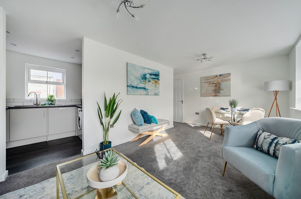 Additional image 6 of 2 bed flat for saleRiverside, Codmore Hill, Pulborough RH20