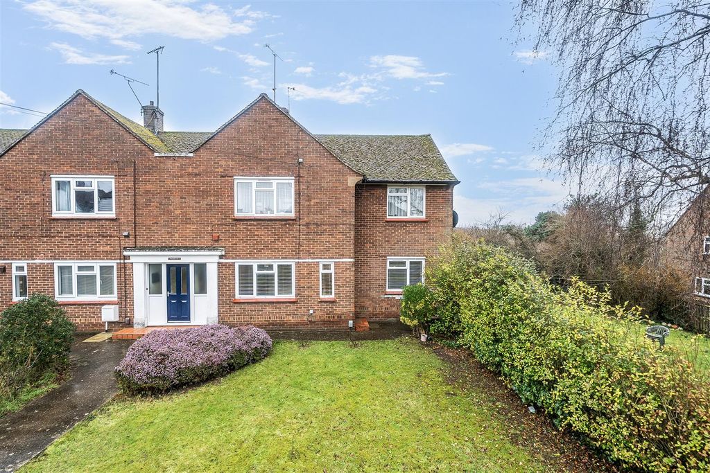 2 bed maisonette for saleSouth Street, Barming, Maidstone ME16
