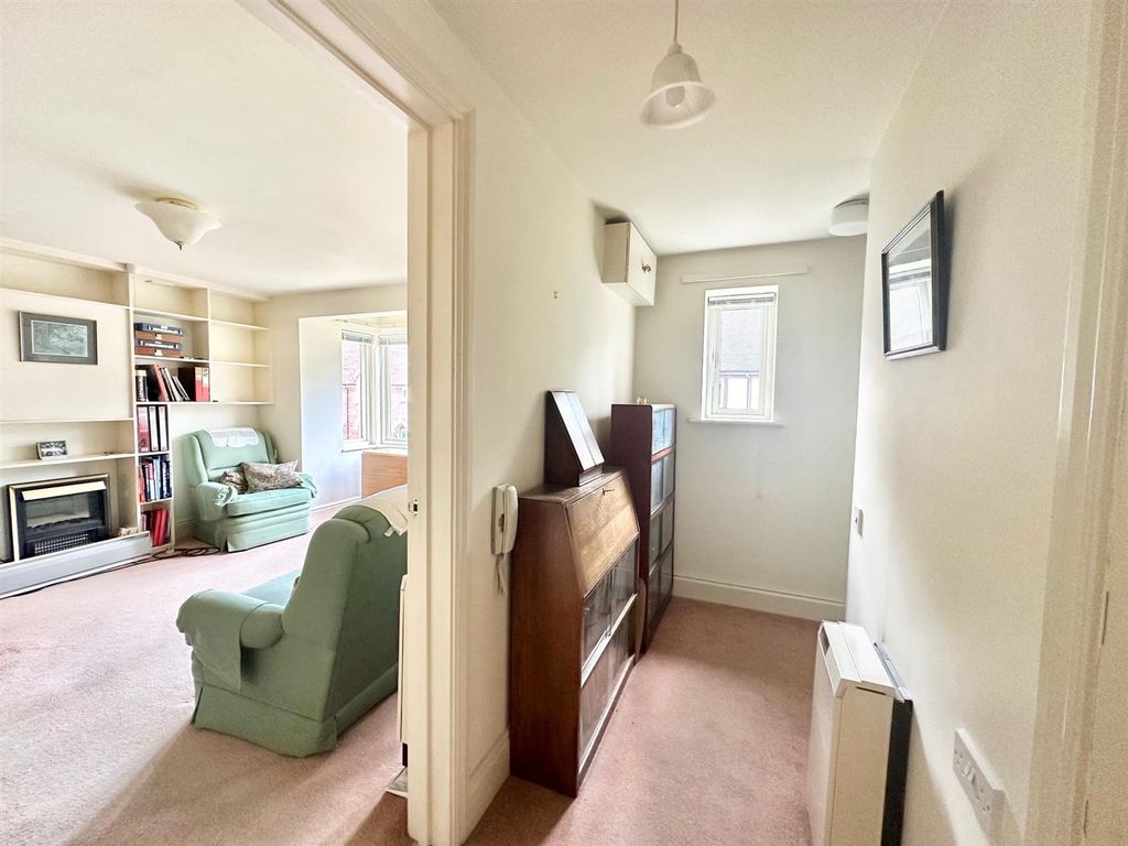 Additional image 9 of 2 bed flat for sale23 Richmond Village, Nantwich, Cheshire CW5