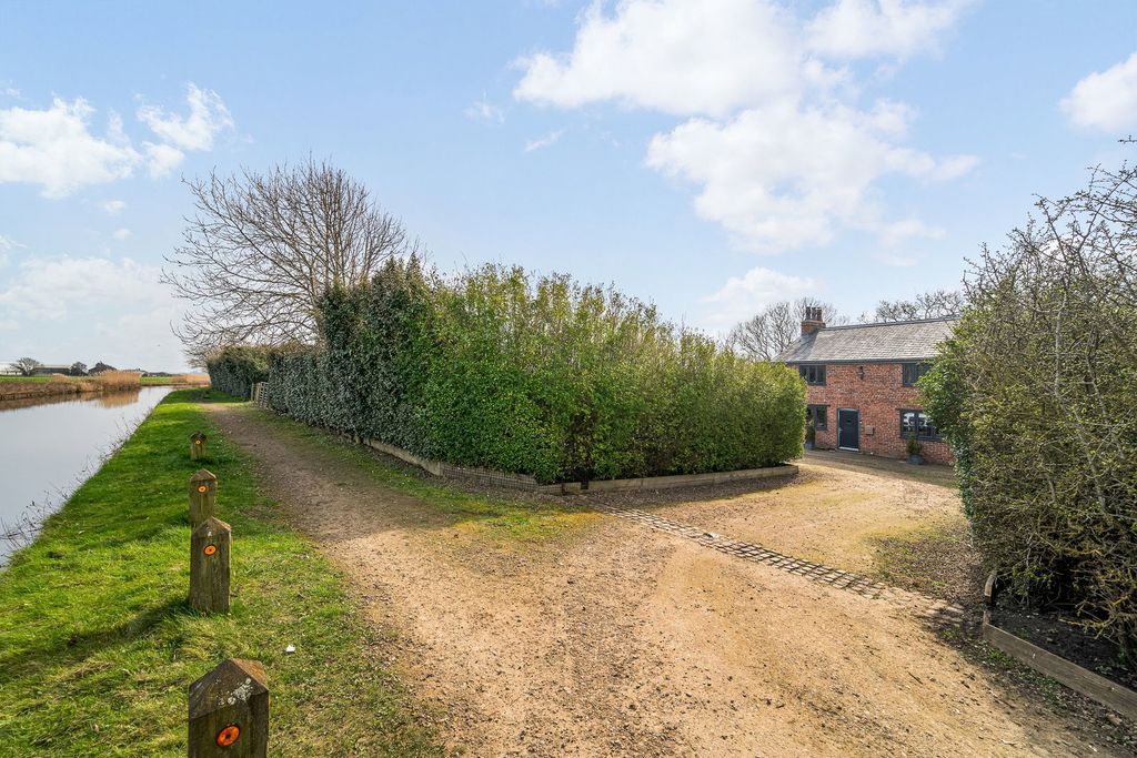 Additional image 4 of 2 bed cottage for saleCanal Cottage, Downholland, Aughton, Ormskirk L39