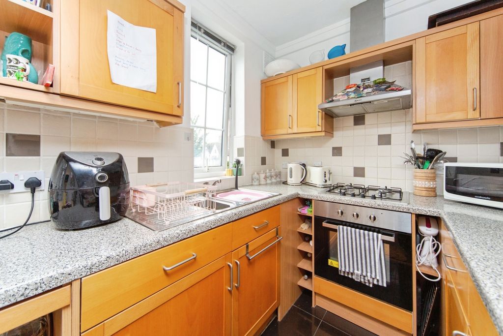 Additional image 10 of 2 bed flat for saleVictoria Gardens, Prenton CH43