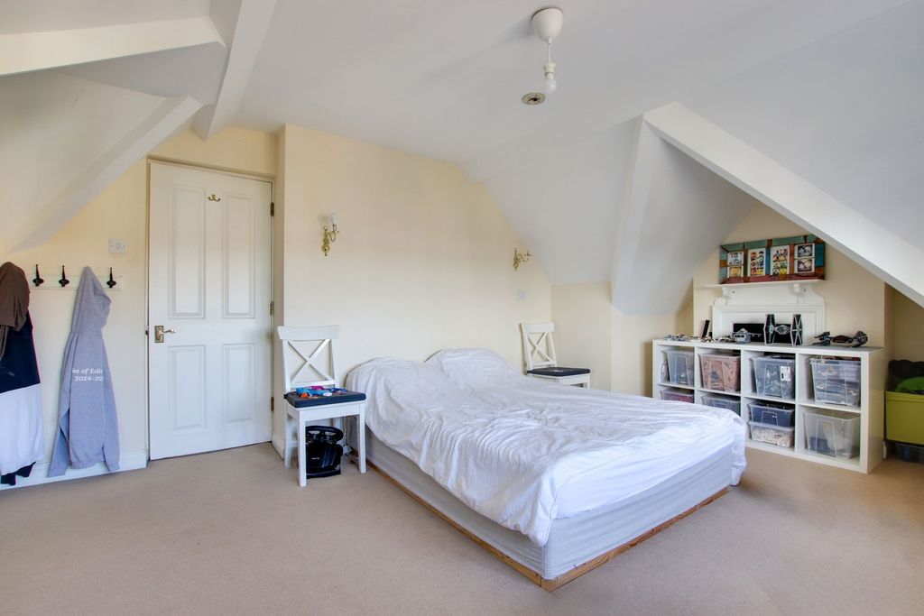 Additional image 6 of 3 bed maisonette for saleGrove Road, Lymington SO41