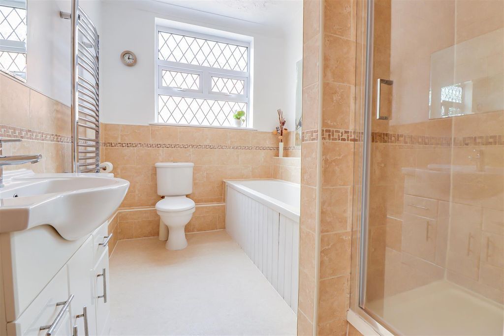 Additional image 32 of 5 bed detached house for saleWoodside, Leigh-On-Sea SS9