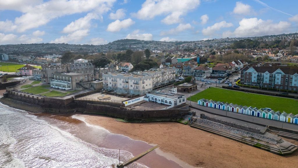3 bed flat for saleRedcliffe Court, Marine Drive, Preston, Paignton TQ3
