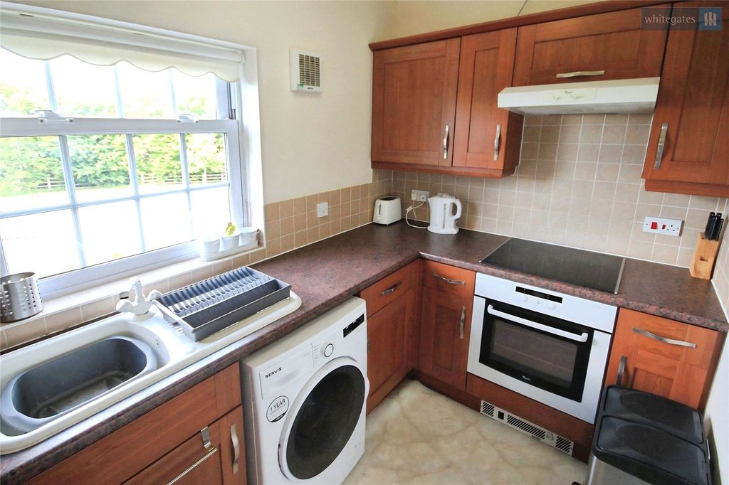 Additional image 6 of 2 bed flat for saleTyldesley Way, Nantwich, Cheshire CW5