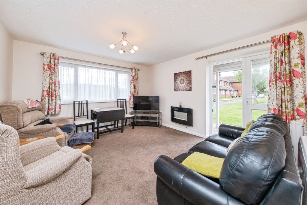 Additional image 4 of 2 bed flat for saleRuskin Court, Newport Pagnell MK16