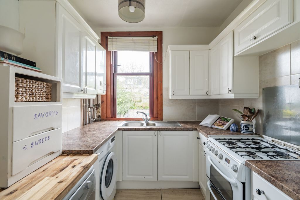 Additional image 4 of 2 bed flat for sale20 Eskview Crescent, Musselburgh EH21