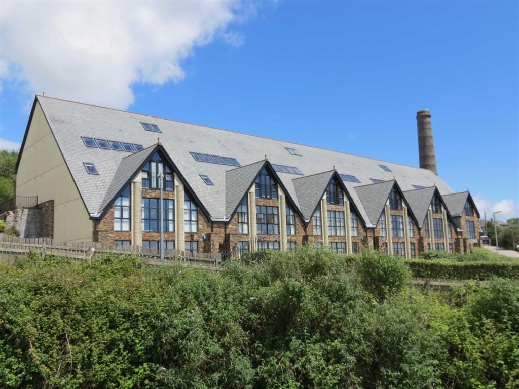 2 bed flat for salePochin Drive, Pochin House Pochin Drive PL25