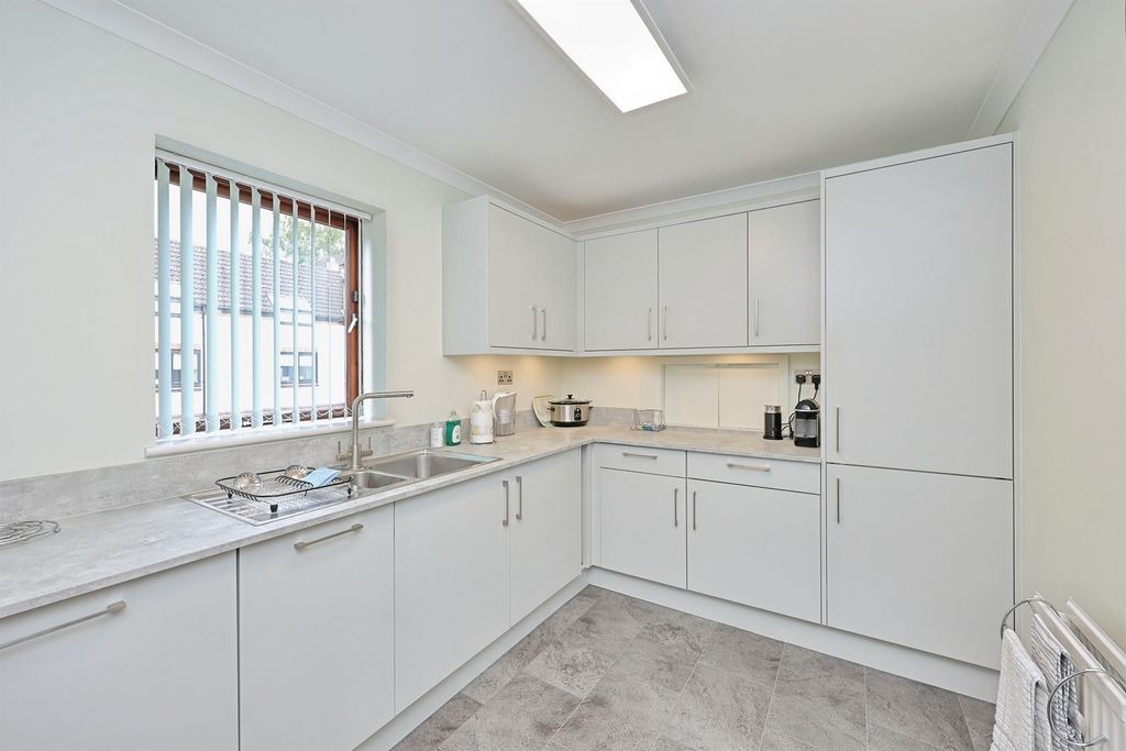 4 bed flat for saleMulberry Close, Norwich NR3 photo 4