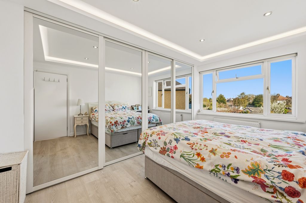 Additional image 14 of 4 bed semi-detached house for saleMonkleigh Road, Morden SM4