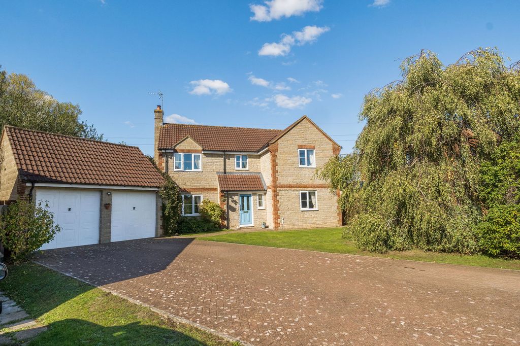4 bed detached house for saleThe Laurels, Beanacre, Melksham SN12