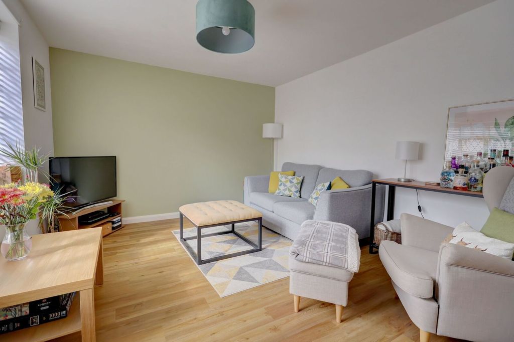 Additional image 3 of 3 bed semi-detached house for saleWoodfield Road, Princes Risborough HP27