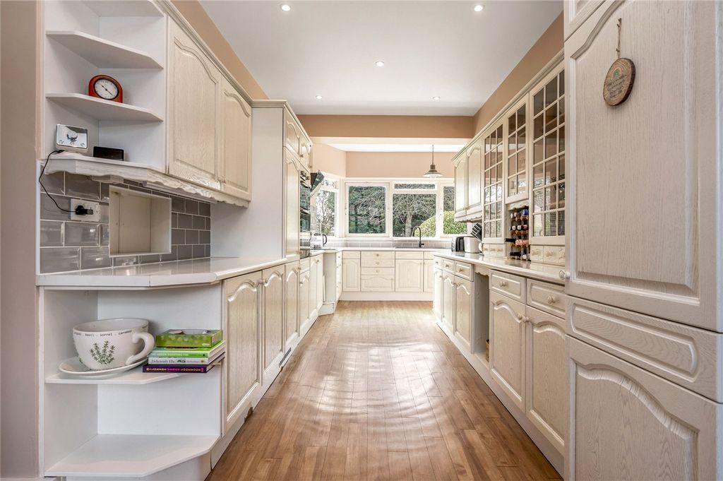 4 bed detached house for saleWesternhay Road, Stoneygate, Leicester LE2 photo 3