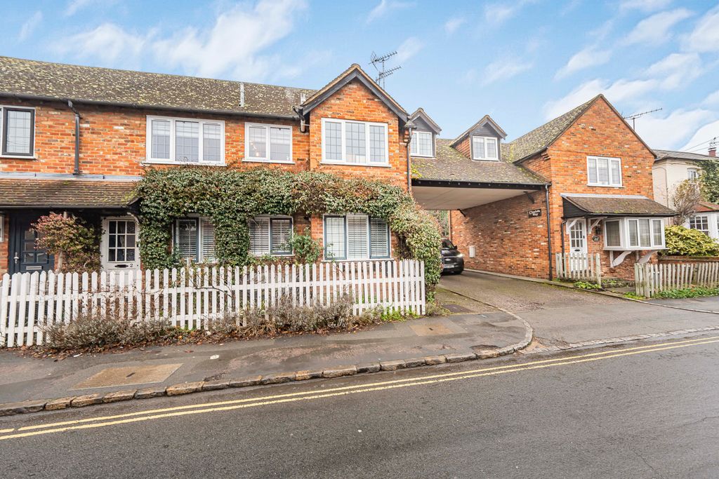 3 bed maisonette for saleCharlotte Way, Marlow SL7