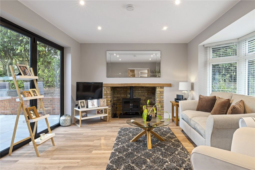 4 bed detached house for saleThe Downs, Leatherhead, Surrey KT22 photo 4