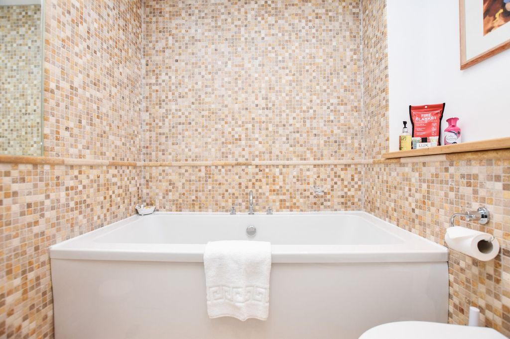 Additional image 16 of 2 bed flat for salePentowan House, King Edward Crescent, Newquay TR7