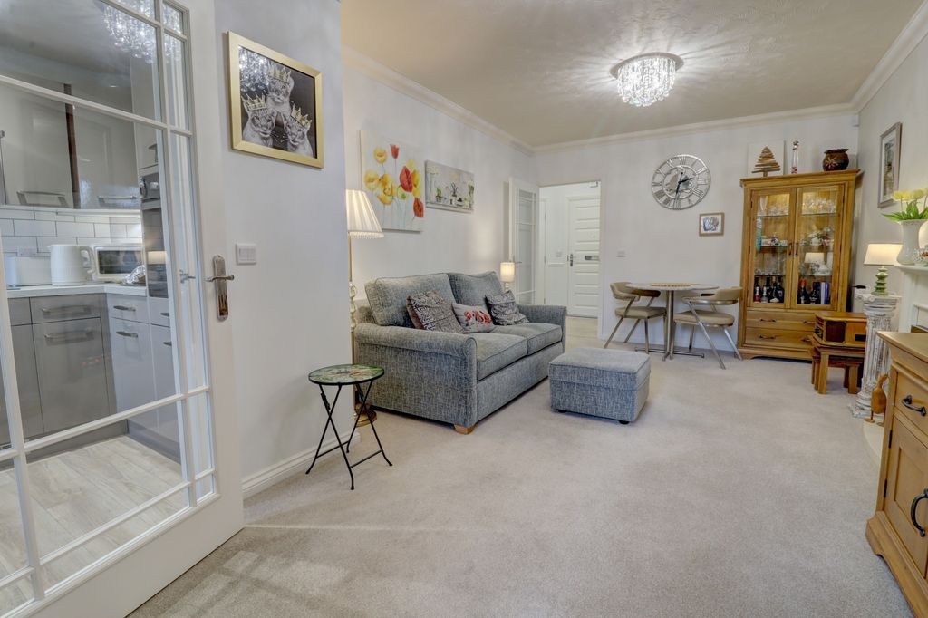 Additional image 6 of 1 bed flat for saleLongwick Road, Princes Risborough, Buckinghamshire HP27