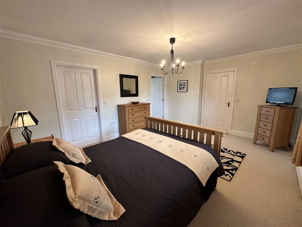 Additional image 20 of 4 bed detached house for saleOld Orchard, Farndon Road, Newark NG24