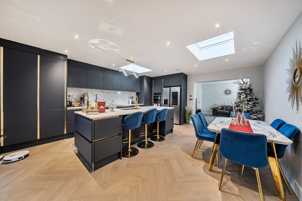 Additional image 2 of 6 bed semi-detached house for saleBriar Crescent, Northolt UB5