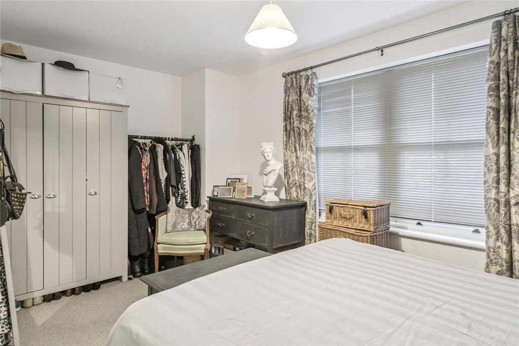Additional image 7 of 2 bed flat for saleDedmere Road, Marlow, Buckinghamshire SL7