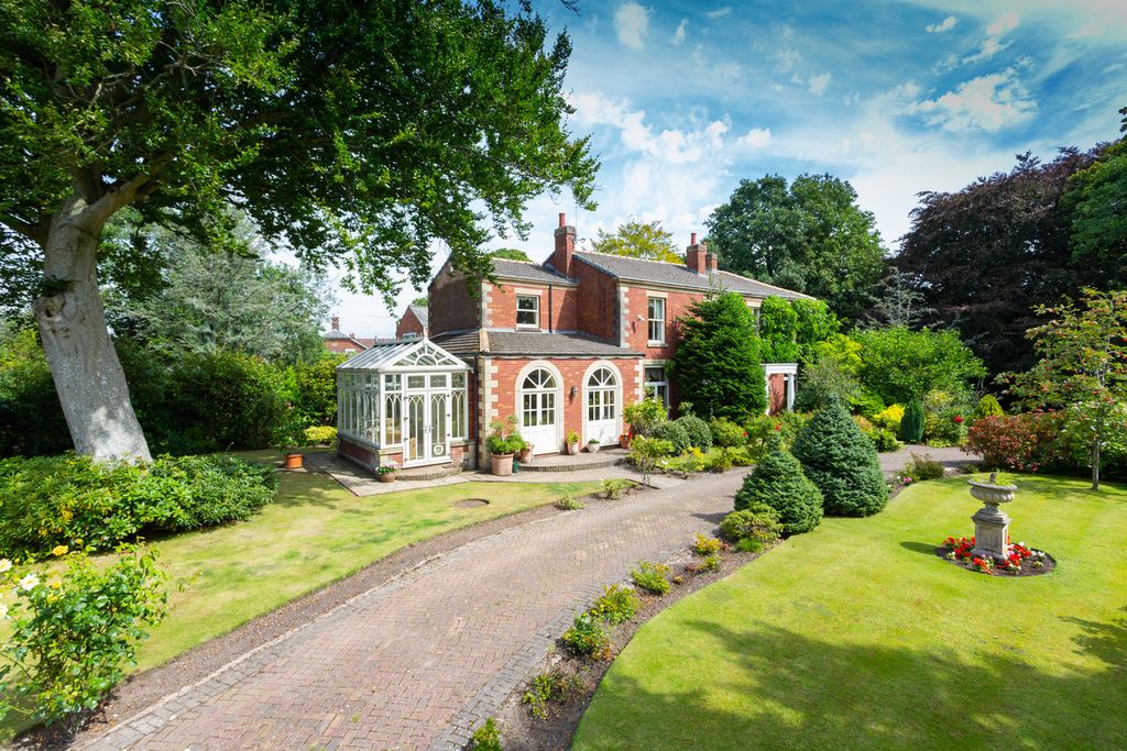 4 bed semi-detached house for saleAbbotsway, Penwortham PR1