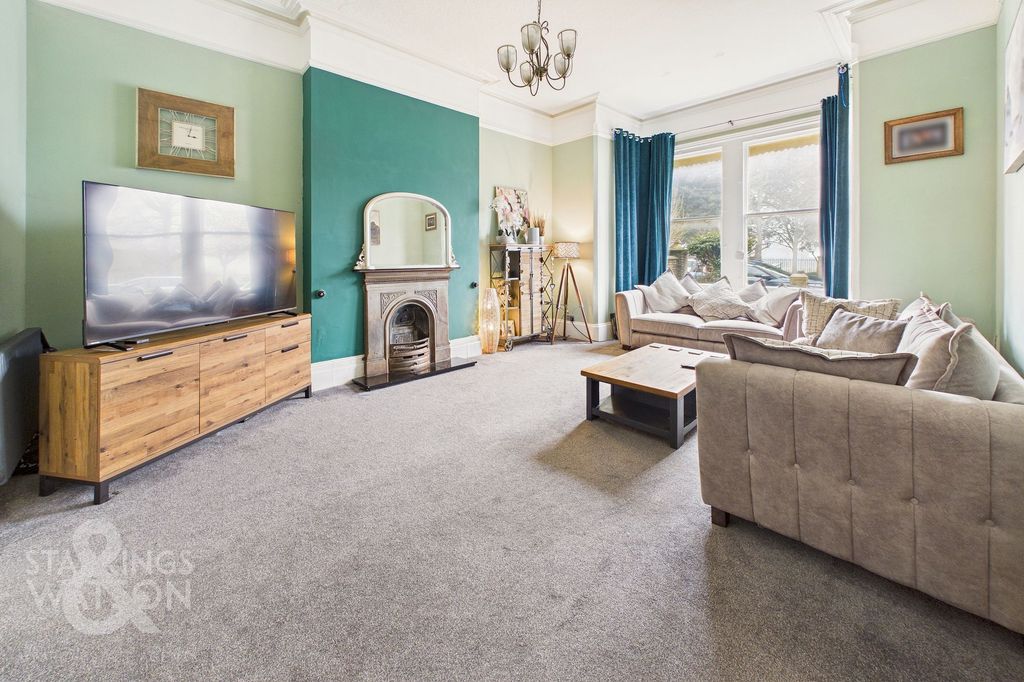 Additional image 5 of 6 bed detached house for saleKirkley Cliff Road, Lowestoft NR33