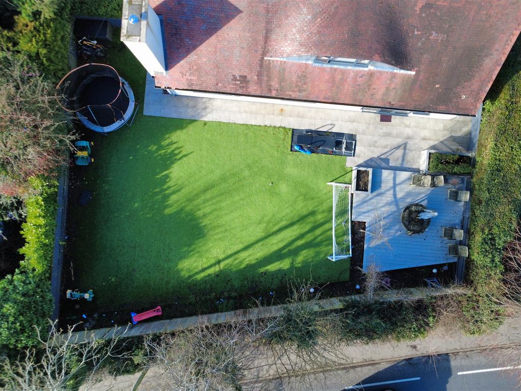 Additional image 29 of 6 bed detached house for saleBuckingham Road, Newbury RG14