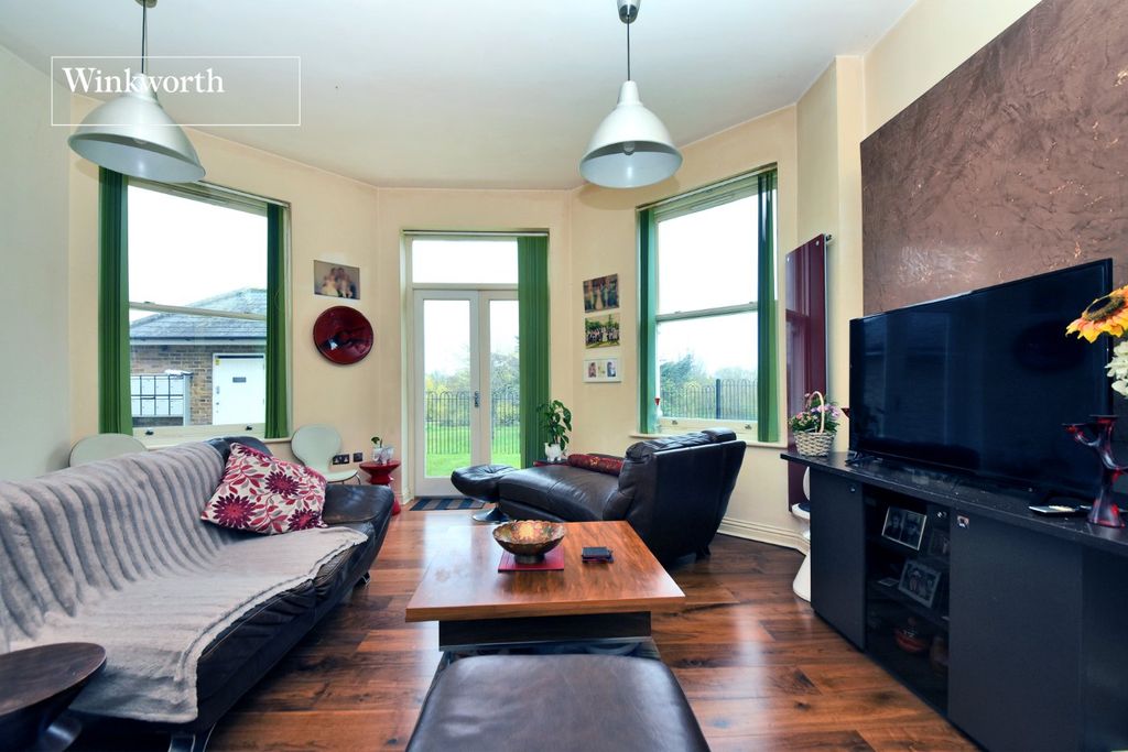 Additional image 6 of 2 bed flat for salePoulter Park, Bishopsford Road, Morden SM4