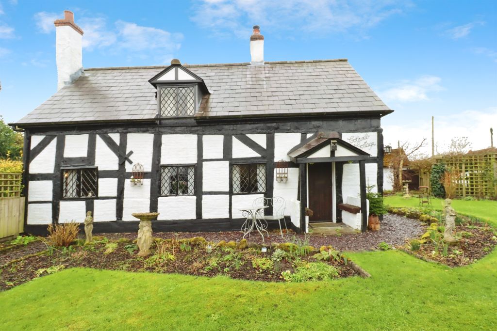 3 bed detached house for saleChester Road, Nomans Heath, Malpas SY14