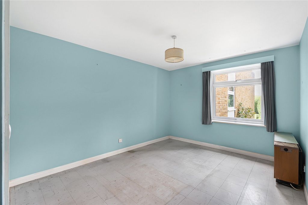 Additional image 11 of 2 bed flat for saleLower Street, Pulborough, West Sussex RH20