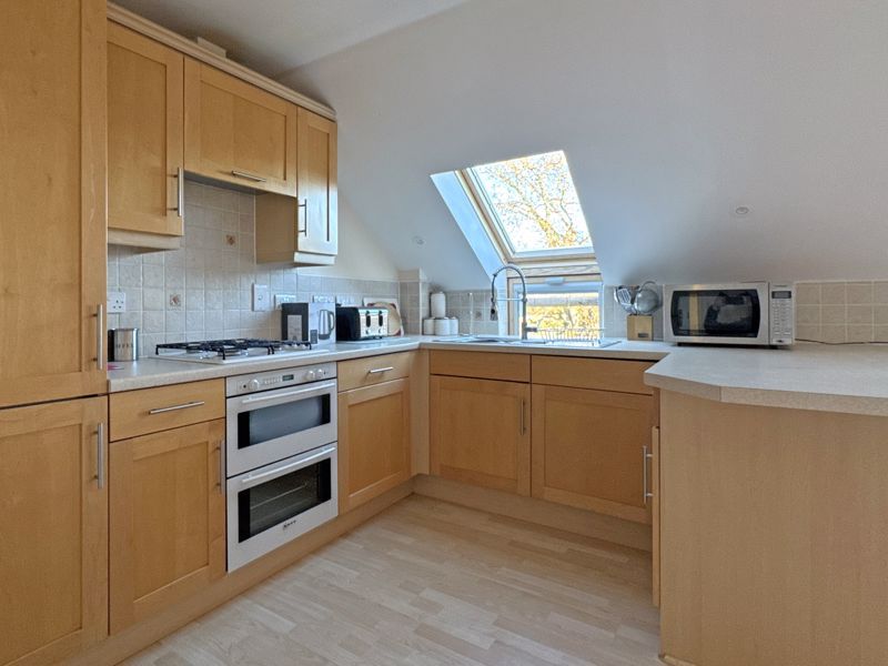 2 bed flat for saleWoolbrook Road, Sidmouth EX10 photo 3