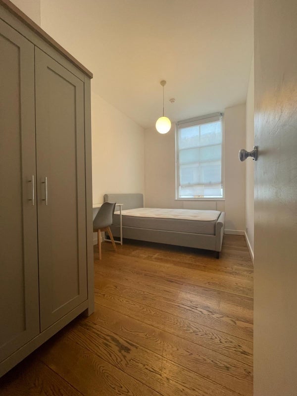 3 Bed Flat, Theobalds Road, WC1X, N1 7GU photo 3