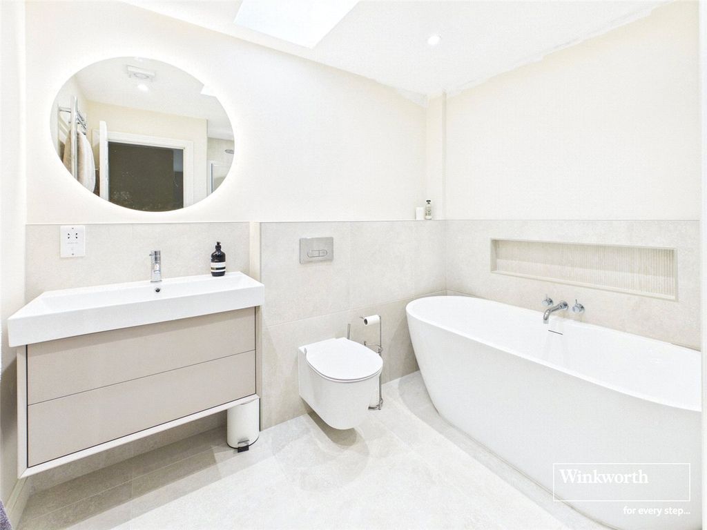Additional image 3 of 4 bed detached house for saleEssex Street, Newbury, Berkshire RG14