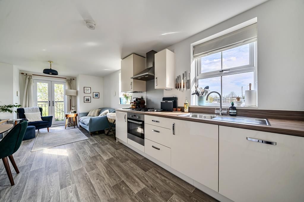 Additional image 3 of 2 bed flat for saleNewbury, Berkshire RG14