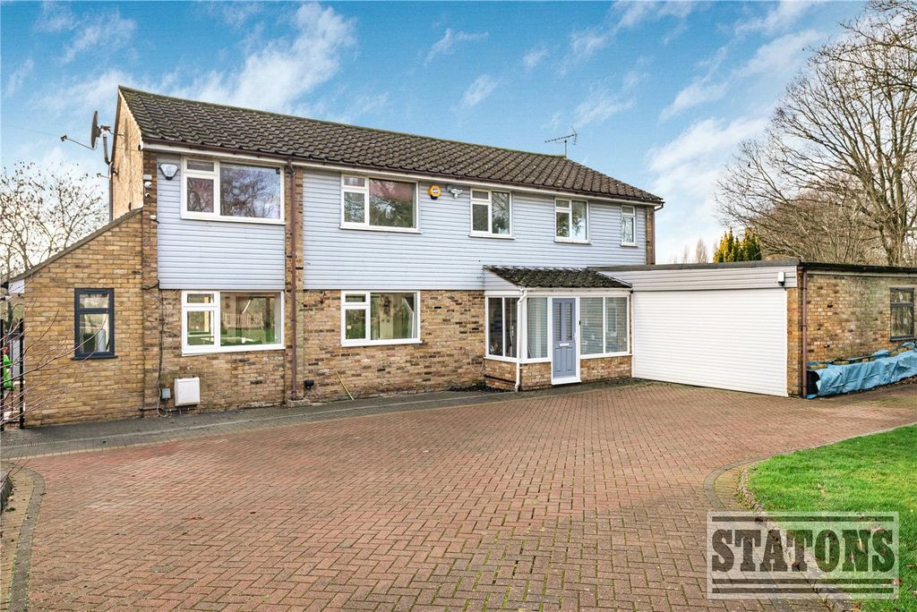 5 bed detached house for saleThe Avenue, Potters Bar, Hertfordshire EN6