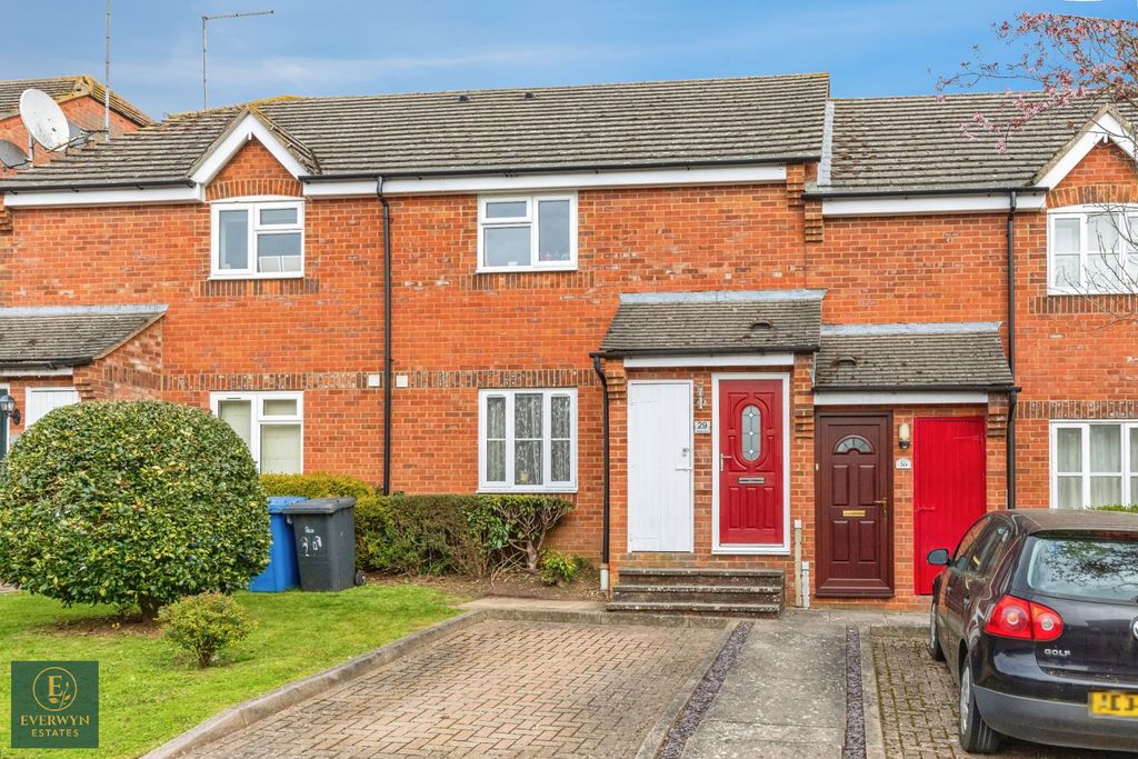 1 bed flat for saleKings Court, Desborough NN14